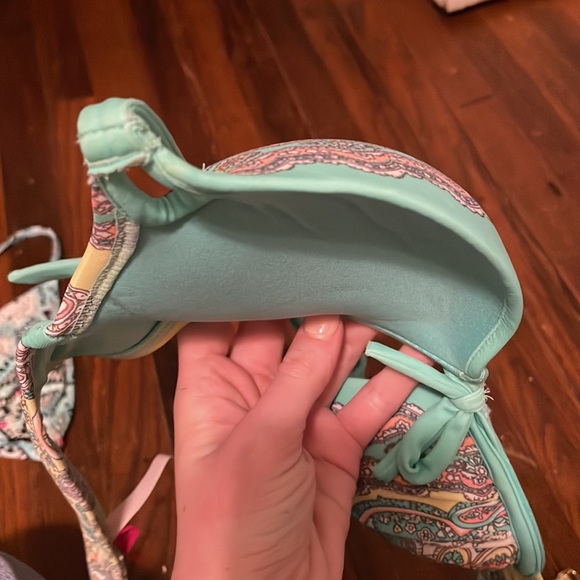 Victoria’s Secret Bathing Suit Top 32B - Picture 4 of 4